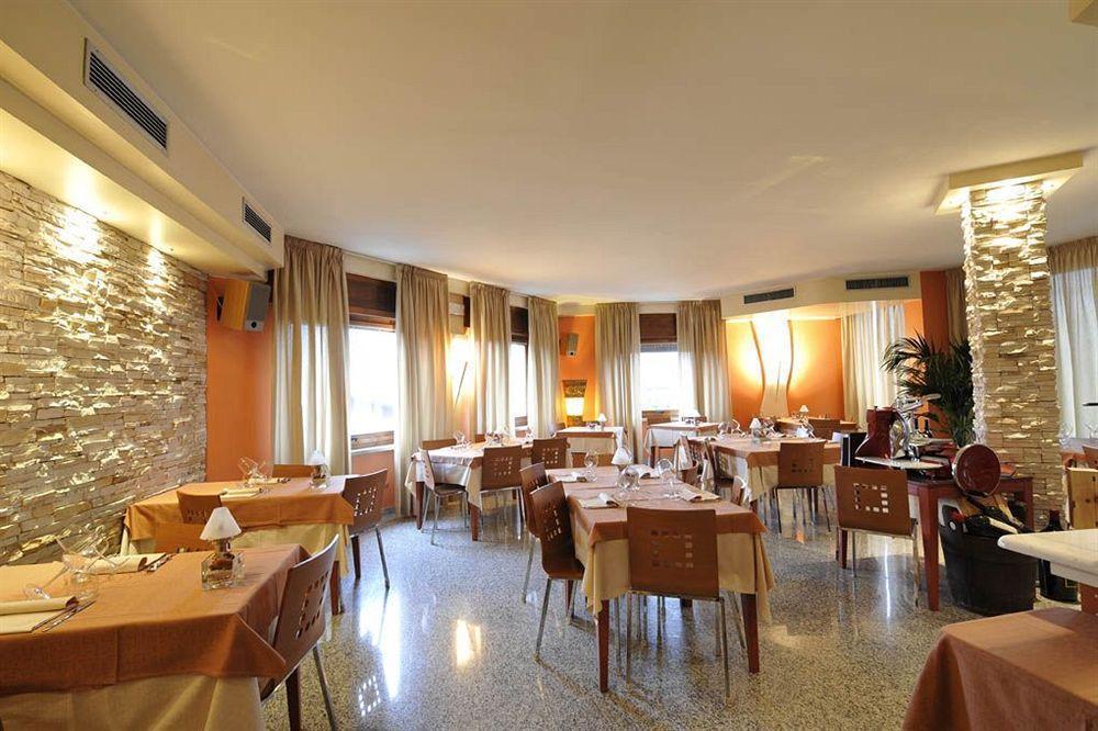 Hotel Al Sole - Enjoy Holiday Кавайон-Веронезе Екстер'єр фото
